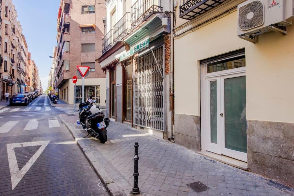 Cool Deluxe Interior Design A 2 Min De Gran Via Daire Madrid Dış mekan fotoğraf